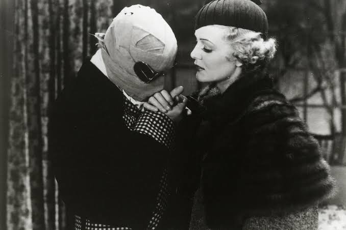 Review: 'The Invisible Man' (1933) Remains an Entertaining Horror Classic