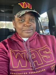 Kim Martin (@KNMar10)