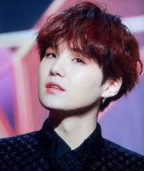  Hourly Yoongi On Twitter In 2021 Bts Hairstyle Suga Jawline Suga Hairstyle