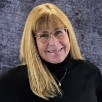 Jenifer Carr's Instagram, Twitter & Facebook