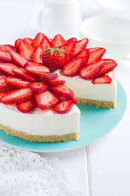 Cheesecake Aux Fraises Et Citron Vert Sans Cuisson Recette En 2020 Cheesecake Fraise Cheesecake Recette Cheesecake