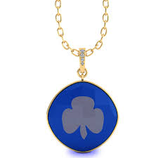 Shamrock Pendant in Yellow Gold