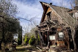 La casa di olivo apartment gives direct access to distillerie valentini 1872 and features views of the mountain. D Olivo E Marzapane Ascosi Lasciti