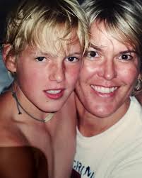 Penny Laing's Instagram, Twitter & Facebook