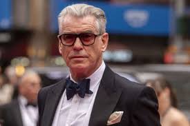 Diamants et lunettes noires, Pierce Brosnan et son épouse Keely Shaye Smith  séduisent New York