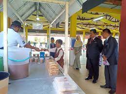 Maktab rendah sains mara atau mrsm merupakan sejenis sekolah berasrama penuh yang dibina oleh majlis amanah rakyat (mara) hampir di setiap negeri di malaysia.maktab rendah sains mara (mrsm) telah ditubuhkan di bawah akta majlis amanah rakyat bil. 61 827 Murid Terengganu Kembali Ke Sekolah Hari Ini Teganu Kita