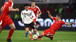 (dfb) ist der dachverband von 26 fußballverbänden in der bundesrepublik deutschland, denen wiederum knapp 24.500 fußballvereine angehören. Germany Settle For A Draw Despite Second Half Leroy Sane Show Sports German Football And Major International Sports News Dw 20 03 2019