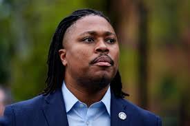 Amanda Waldman's Instagram, Twitter & Facebook