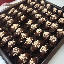 Untuk membuat coklat, cairkan kesemua bahan dengan menggunakan keadah double boiled sehingga sebati. Rahsia Almond London Crunchy Mesti Gaul Sekali Bahan Ni Makan Sekali Puas Hati Pa Ma