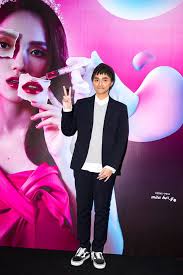 Transgender) hay còn gọi là hoán tính, là trạng thái một người nhận thức bản thân thuộc về một giới tính mà giới tính đó không đồng nhất với đặc điểm giới tính của cơ thể khi sinh ra. Sau Báº£y NÄƒm Chuyá»ƒn Giá»›i HÆ°Æ¡ng Giang Idol Gay Sá»'c Vá»›i Diá»‡n Máº¡o Ä'an Ong