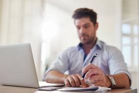 Składki ZUS dla etatowca prowadzącego działalność w 2025 r.