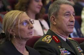 Orgeneral hulusi akar, 1972 yılında kara harp okulundan ve 1973 yılında piyade okulundan mezun oldu. Orgenaral Hulusi Akar In Esi Sule Akar 15 Temmuz Gecesini Anlatti Gundem Haberleri