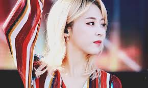 From her sharp jawline to her soft eye. Mamamoo Moonbyul Kpop Reporter K Pop Breaking News And Gossip