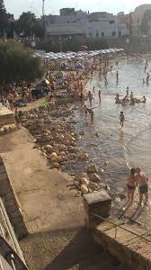 Nubi sparse con ampie schiarite. Onde E Pioggia Portano Via La Sabbia Ecco La Spiaggetta Di Santa Maria Al Bagno Come Non L Avete Mai Vista