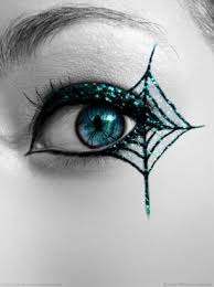 Cherchez parmi nos activités manuelles et trouvez le bricolage halloween facile qui plaira à vos petits monstres. Halloween Des Idees De Make Up Et De Nail Art A Piquer Sur Pinterest