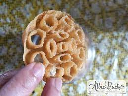 Pakaian tradisional lelaki iban pakaian tradisional lelaki iban terbahagi kepada dua iaitu kain sirat dan dandong. Food Kuih Tradisional Hari Gawai Dayak Albie Backer Beauty Travel Food Lifestyle Malaysian Blogger