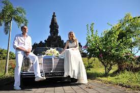 Classic Cars Prewedding Shoot In Bali