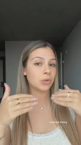 Miranda Dutton's Instagram, Twitter & Facebook