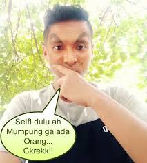 Walaupun tidak bisa tertawa setidaknya bisa membuat kita tersenyum karena kata orang tersenyum akan membuat dunia semakin indah. Gambar Lucu Wajah Aneh Gambar Lucu Lucu Gambar