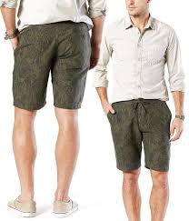 Short Pour Homme En Lin Et Coton Serge Vert Olive Imprime Vegetal Dockers Coup De Coeur Mode Vetements Masculins Short Homme Mode Masculine