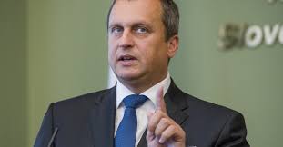 Danko: Zeman by mal byť pre nás príkladom