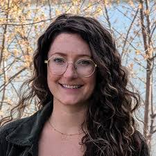 Danielle Spence's Instagram, Twitter & Facebook