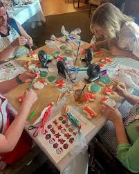 We were feeling festive yesterday at our Christmas Cookie Decorating Class!  🎄 Thank you to everyone who joined us, your cookies looked spectacular! We  plan to do another cookie class in the