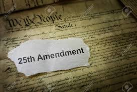 Varios congresistas demócratas piden también que se invoque la enmienda 25 de la constitución para retirar a trump los poderes presidenciales por incapacidad. Chatarra De Periodico De La Enmienda 25 En Una Copia De La Constitucion De Los Estados Unidos Fotos Retratos Imagenes Y Fotografia De Archivo Libres De Derecho Image 97234619