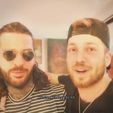 #SAMANDPETE Sam needs to start vlogging again (V