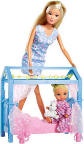 Gmmh stehaufpuppe wackelpuppe musik puppe gmmh stehaufpuppe wackelpuppe musik puppe musikpuppe (22 cm. Simba Anziehpuppe Steffi Love Sweet Dreams Mit Baby Und Kinderbett Online Kaufen Otto