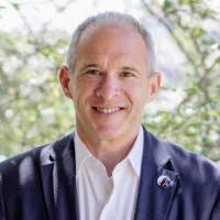 1600+ perfiles de «Greg Hall