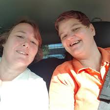 Duisburg Beeck BETRUNKENER AUTOFAHRER VERURSACHT MEHRERE UNFÄLLE MIT HOHEM  SCHADEN UND FLÜCHTET! Am Sonntag, 17.03.2019, gegen 04:37 Uhr befuhr ein  bisher unbekannter Fahrzeugführer die Goeckingstraße in Fahrtrichtung Am  Beeckbach in Duisburg-Beeck. Im