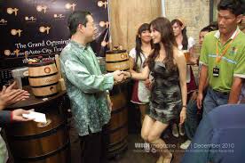Born in 8 december 1960, lim guan eng, member of parliament for bagan, state assemblyman for air puteh. Hantulaut His Highness Lim Guan Eng