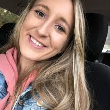 Sabrina Lund's Instagram, Twitter & Facebook