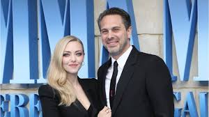 Amanda seyfried confirms the arrival of newborn son in charity post on instagram, after keeping pregnancy secret. Amanda Seyfried Husband Thomas Sadoski Welcome 2nd Child A Baby Boy Kiro 7 News Seattle