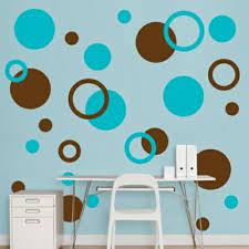 Bunte Deko Fur Kinderzimmer Kreative Wand Mit Punkten Gestalten Tupfen Wande Kinder Zimmer Wandfarbe Kinderzimmer