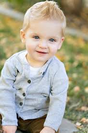 Super Susser Kleiner Blonder Junge Mit Bildern Jungs Frisuren Kleinkind Junge Haarschnitt Frisuren Fur Kleine Jungs