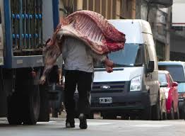Todos saben que esta especie de piltrafa está saboteando nuestros planes. Adios A La Media Res Establecen El Troceo Para La Comercializacion De La Carne