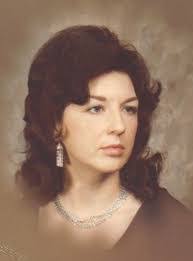 Lisa Nicolaisen's Instagram, Twitter & Facebook