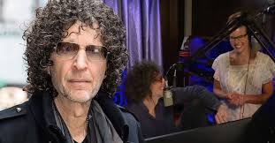 Howard Stern Was Scared For His Wife Beth After She Suffered A Severe  Allergic Reaction
