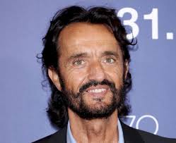 Giovedì ospite al Lux di Busca il regista e attore Giulio Base