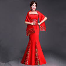 Ora puoi averlo in entrambi i modi abbinando il tuo cheongsam a questo bellissimo scialle rosso e oro. Abiti Da Sera Cinesi