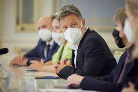 May 25, 2021 · grünenchef robert habeck hat sich für waffenlieferungen an die ukraine ausgesprochen. Zelensky Habeck Discuss Threat Posed By Nord Stream 2
