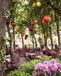 Foodspots Berlin Apart From The Cities Hustle And Bustle This Beautiful Beer Garden In Prenzlauer Berg Invites You Beautiful Beer Beer Garden Urban Garden