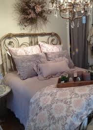 Small white rustic country bedroom give a country cottage bedroom a wash of white paint and their odd angles characterful corners come in to their own. Shabby Chic Small Cottage Bedroom Ideas Simplythinkshabby