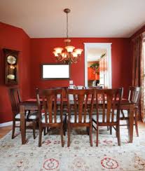The difference is that it has a greyish or yellowish undertone. 95 Dining Rooms With An Area Rug Photos Home Stratosphere