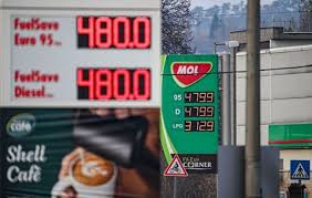 A nagykereskedők, így az omv és a shell már nem hoz be üzemanyagot, mert nem éri meg nekik, a mol pedig nem fogja bírni. Uzemanyagarak Hvg Hu