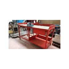 Piano di appoggio secondario con pannello in legno. Banco Da Lavoro Usato Aste E Fallimenti Milano