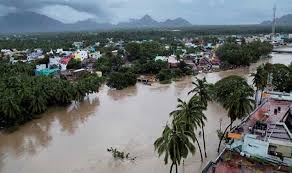 Kerala, which lies in the tropic region, is mostly subject to the type of humid tropical wet climate experienced by most of earth's rainforests. Flood Advantages Disadvantages Causes Risks Science Online