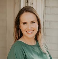 Kyla Bennett's Instagram, Twitter & Facebook